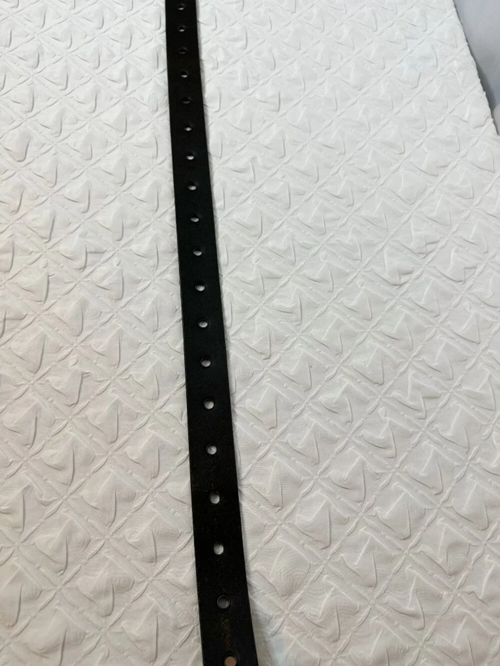 Levi’s Black Genuine Leather Single Grommet Belt Size 40 Western Preppy Utility